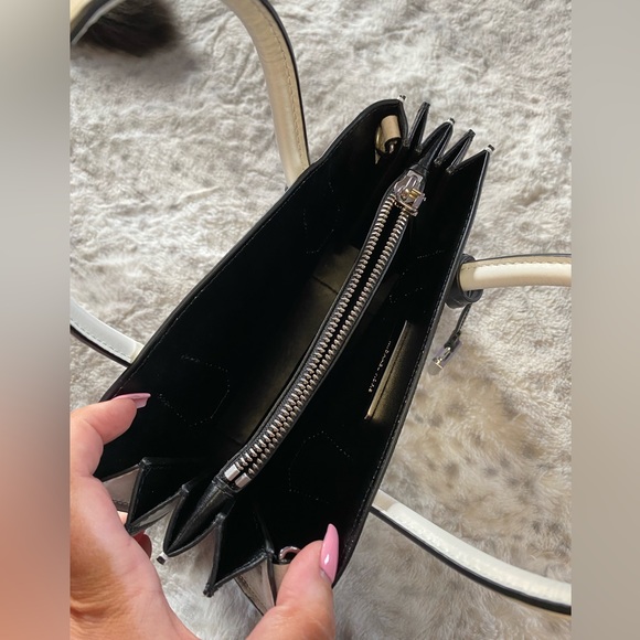 Michael Kors Mercer mini bag - Picture 5 of 8